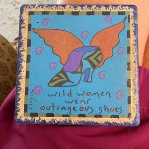 Beautiful e’layne painted tile Hard to find One small scratch is not noticeable